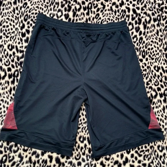 Reebok Men’s Basketball shorts black L - Picture 2 of 2